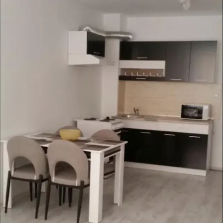 בית אירוח Eli פומורי